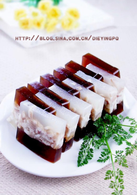 双色肉皮冻的做法
