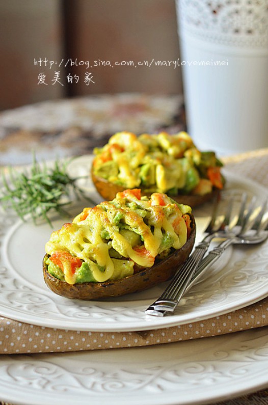 牛油果焗虾仁的做法