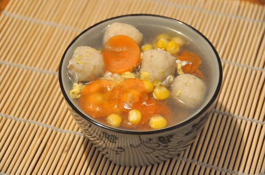 香菇鸡肉丸子汤的做法