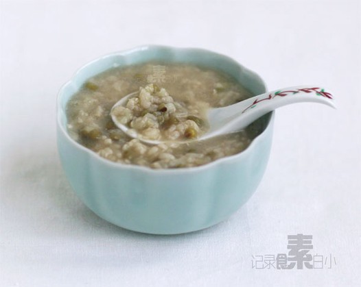 荷叶绿豆粥的做法