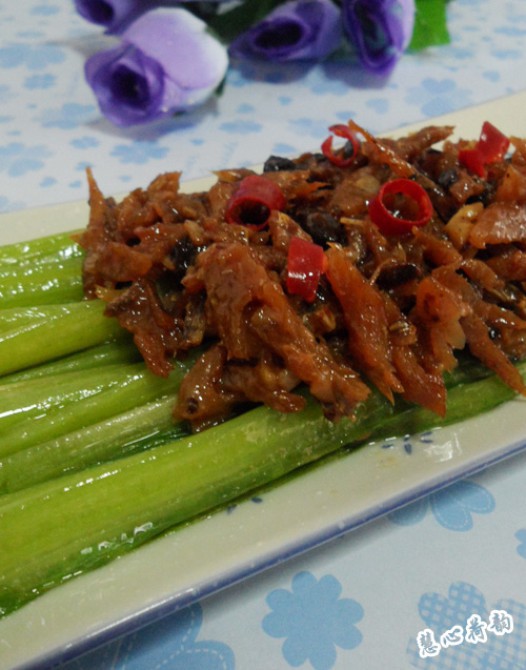 豆豉鲮鱼油麦菜的做法
