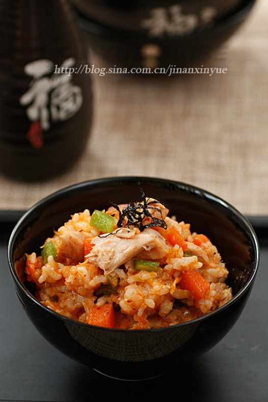 金枪鱼辣白菜炒饭的做法
