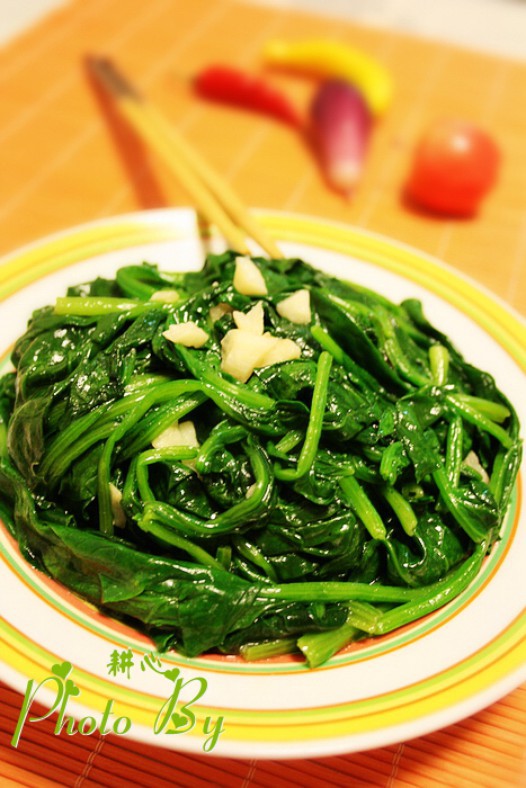 蒜蓉炒菠菜的做法