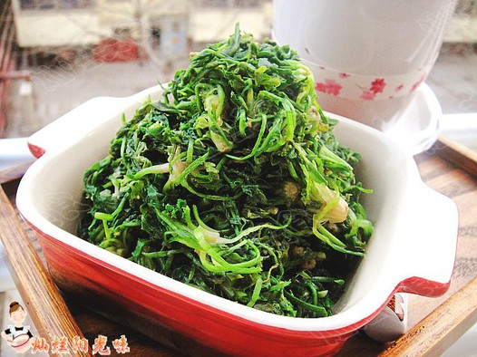 蒜泥拌荠菜的做法