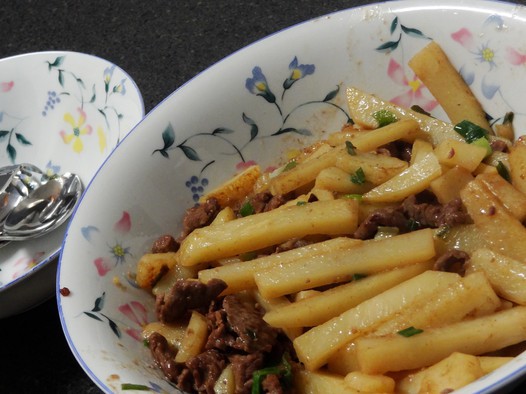 牛肉炒土豆的做法