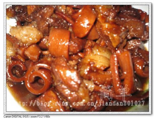 鱿鱼干红烧肉的做法