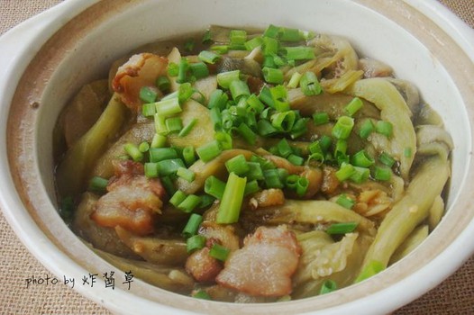 腊肉茄子煲的做法