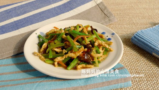 芹菜炒鸡丝的做法
