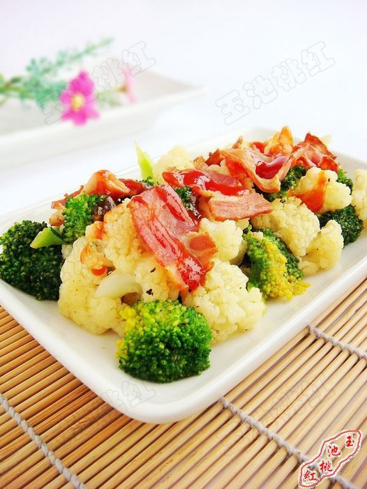 培根香煎双花的做法