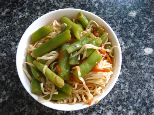 西红柿豆角蒸面的做法