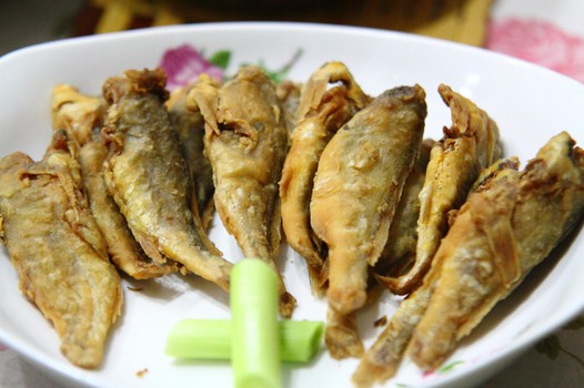 干炸香酥小黄鱼的做法