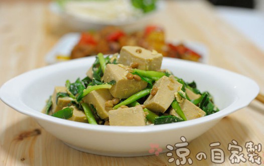 纳豆韭菜烧豆腐的做法