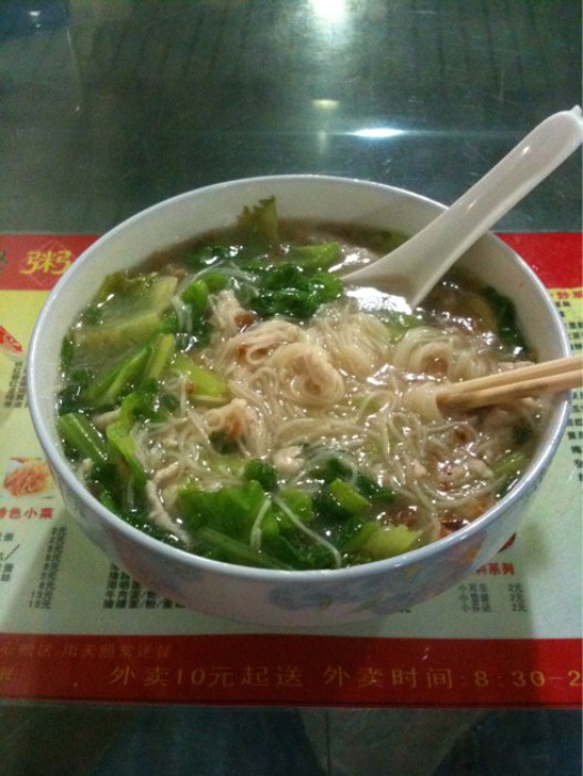 瘦肉清汤面线的做法