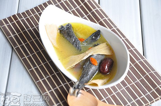 黄芪乌鸡汤的做法