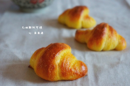 无油酥松可颂的做法