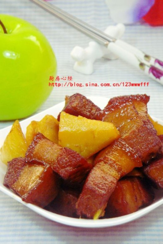 红烧肉炖土豆的做法