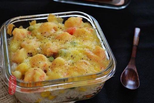 虾仁杂蔬焗饭的做法