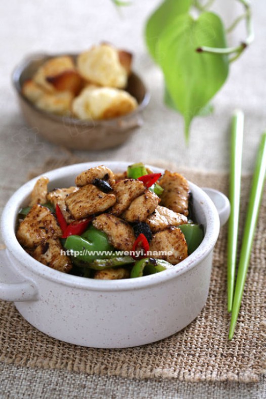 豆豉青椒炒鸡片的做法