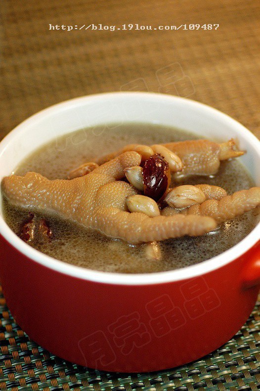 红枣花生煲鸡爪的做法
