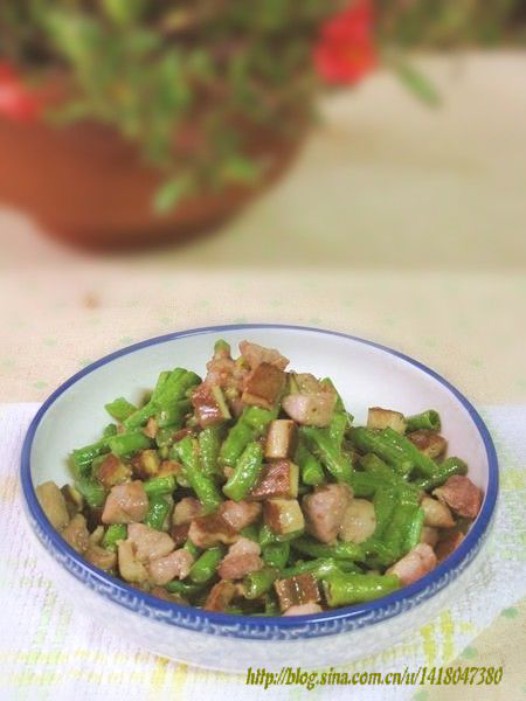 肉丁香干炒长豆的做法