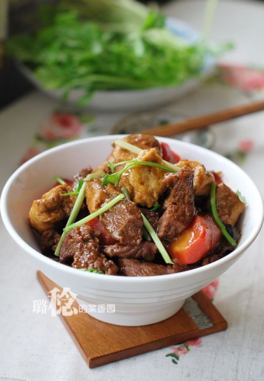 油豆腐泡烧牛肉的做法