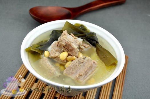 黄豆海带结排骨汤的做法