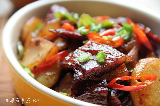 腊味干锅土豆的做法