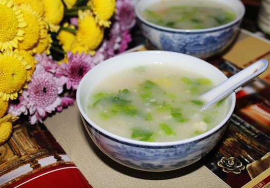 芹菜杂粮面汤的做法