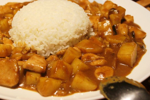 咖喱土豆鸡肉饭的做法