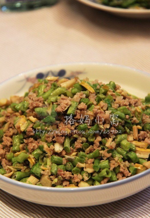 笋干肉末炒豇豆的做法