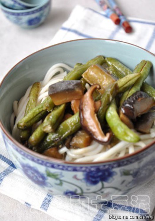 茄子豆角面的做法