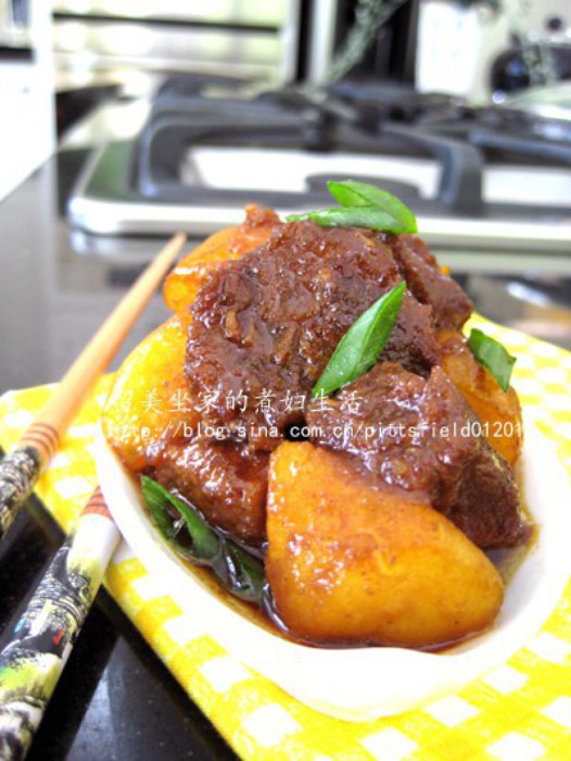 土豆炖牛肉的做法