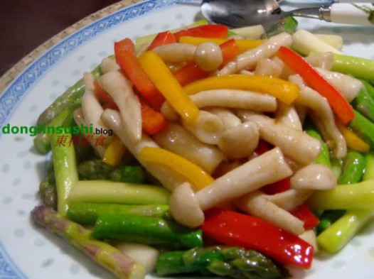 海鲜菇扒芦笋的做法