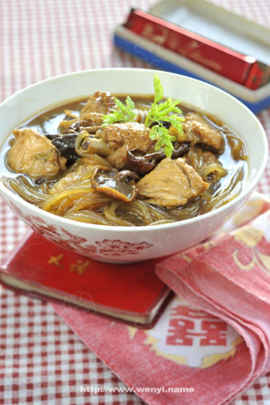 小鸡炖蘑菇的做法