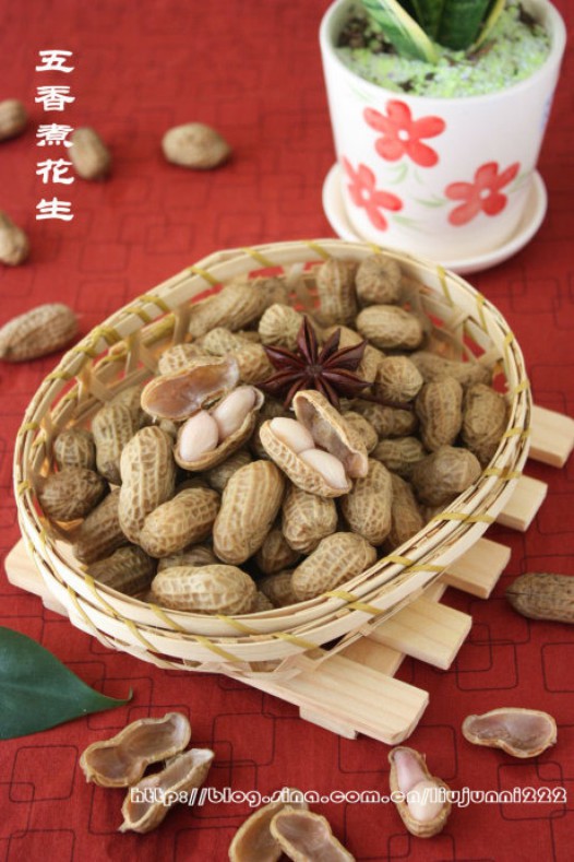 五香煮花生的做法