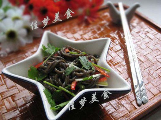 凉拌蕨根粉的做法