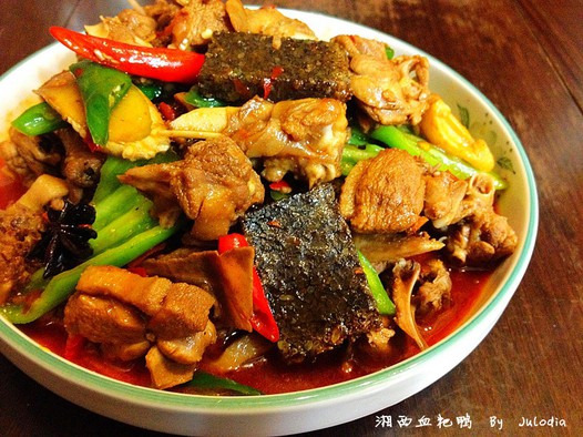 湘西血粑鸭的做法