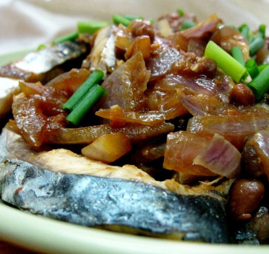 黄豆酱煮马鲛鱼的做法