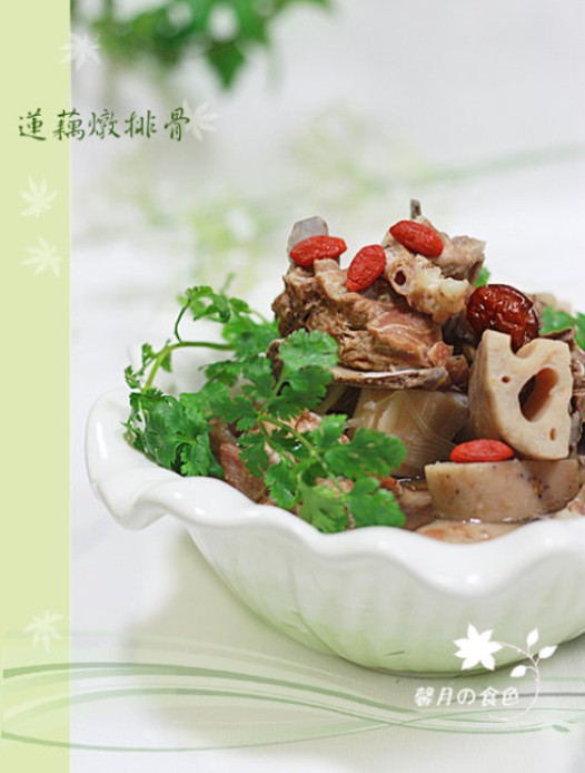 莲藕炖排骨的做法