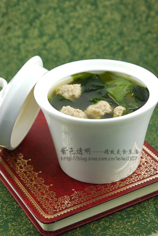 裙带菜汆丸子汤的做法