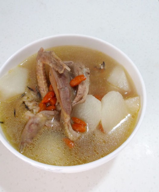 山药枸杞乳鸽汤的做法