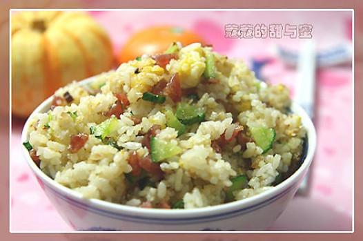金包银鱼露炒饭的做法