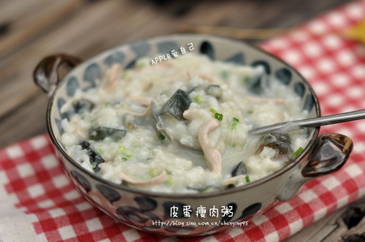 皮蛋瘦肉粥的做法
