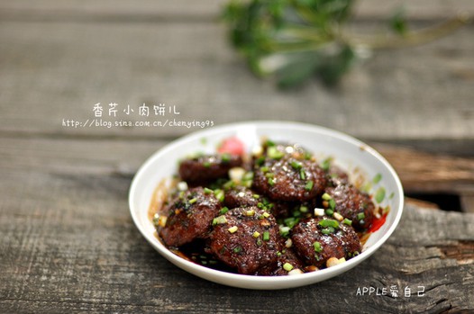 香芹小肉饼的做法
