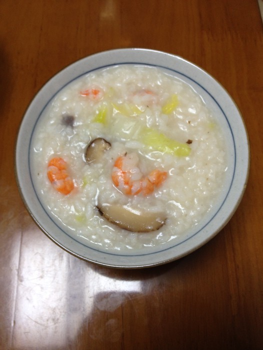 冷饭改造香菇虾仁粥的做法