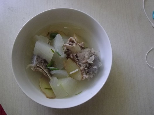 冬瓜筒子骨汤的做法