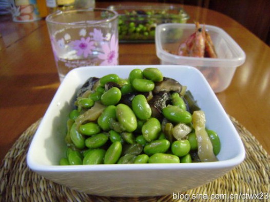 毛豆榨菜炒香菇的做法