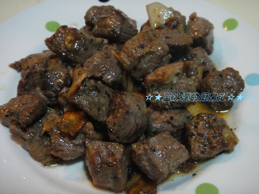 蒜香黑椒牛肉粒的做法