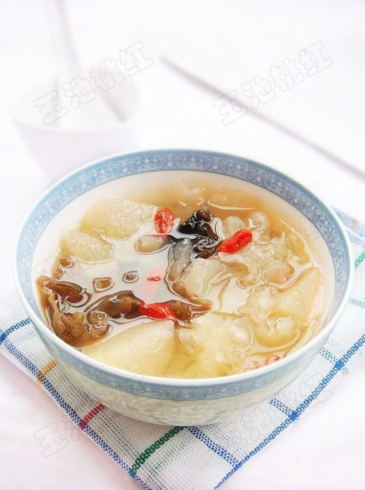 双耳蜜梨汤的做法