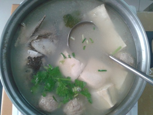 鱼头豆腐汤的做法